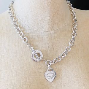 🌹 RARE 20 1/2” Stunning RTT Toggle Necklace! Excellent condition